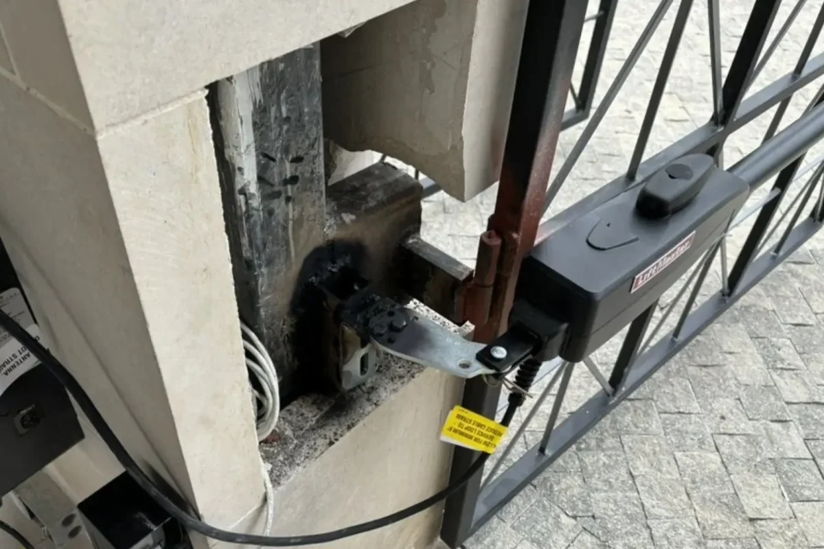 Driveway Gate Repair